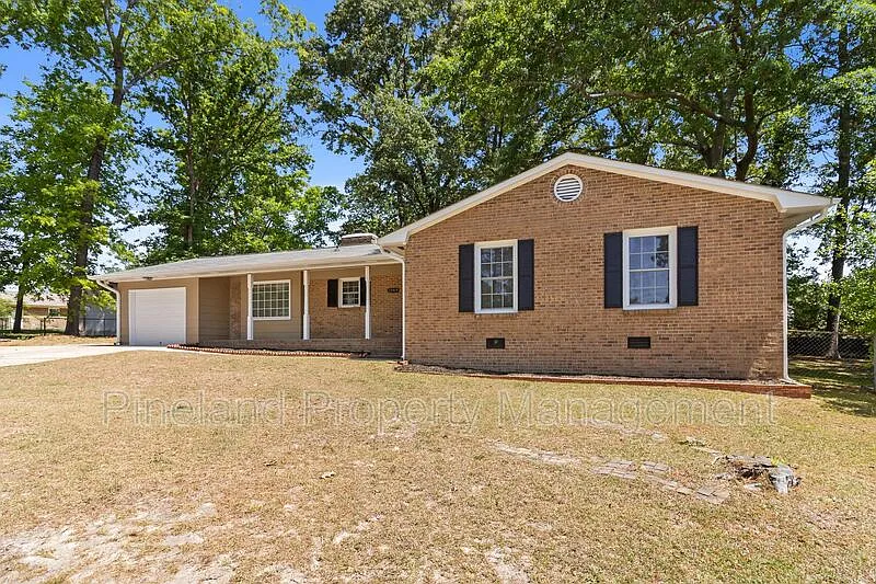 3 bed, 2.0 bath, 1635 sqft, $1,525 — Photo 4