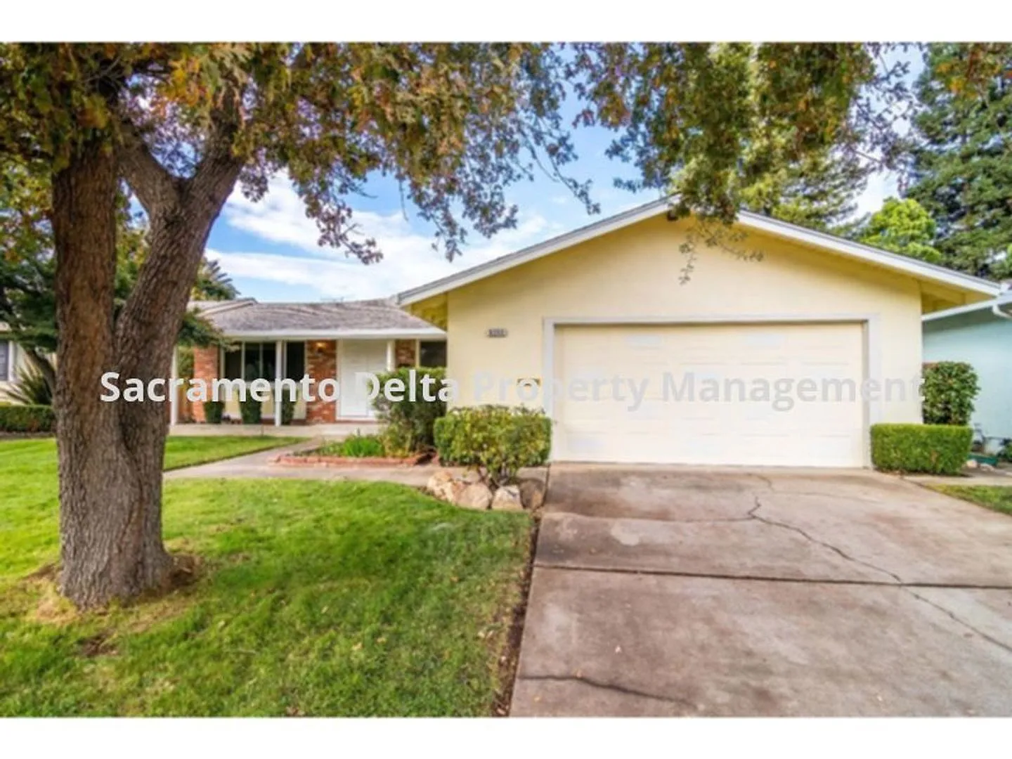 8355 Grinnell Way photo 1