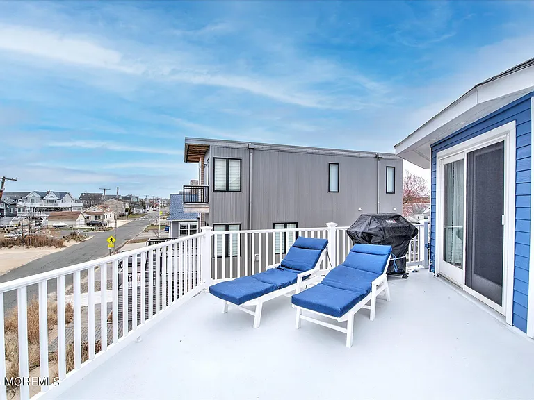 424 E Longport Ave — Photo 17