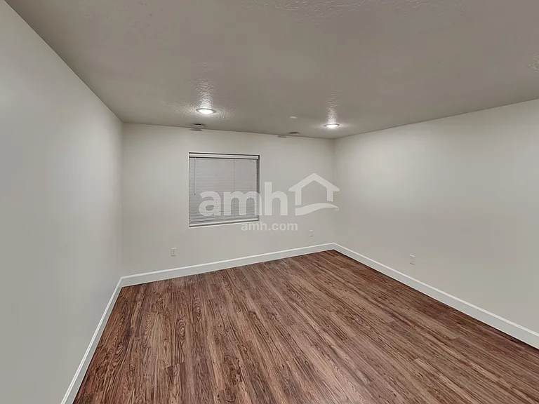 278 N Allen Ln — Photo 7