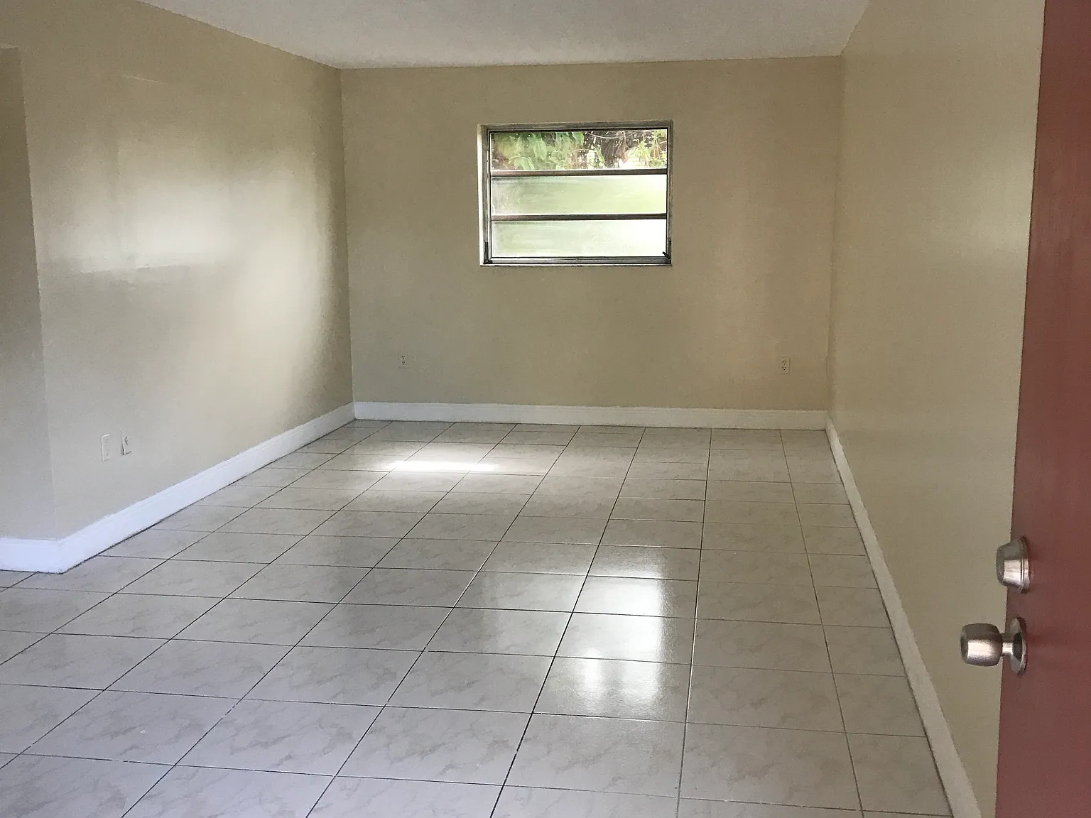2 bed, 1100 sqft, $2,300 — Photo 3