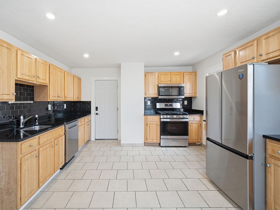 1st image of 117 Quincy St #2