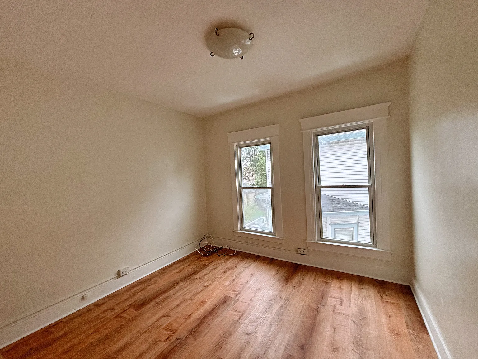 2 bed, 1000 sqft, $1,600 — Photo 4