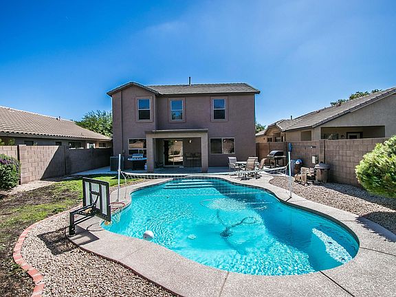 2nd image of 840 E Lovegrass Dr