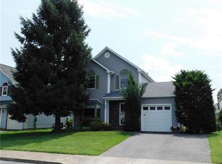 861 Palomino Dr, Catasauqua, PA 18032