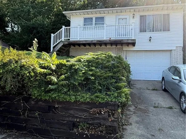 469 Baldwin Rd, Akron, OH 44312