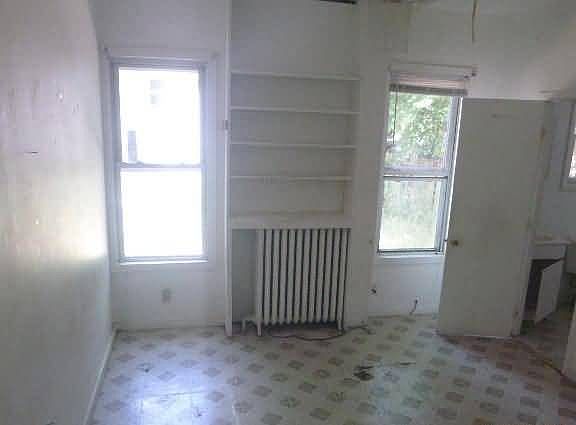 4th image of 730 E Montrose St