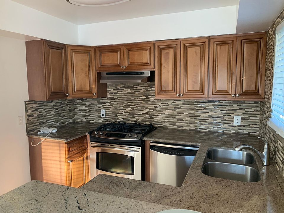 1st image of 6910 Balboa Blvd APT 8