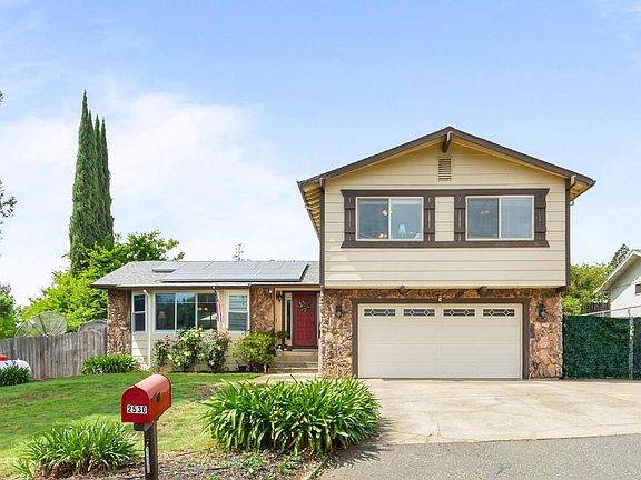 2nd image of 2530 Sandpiper Way