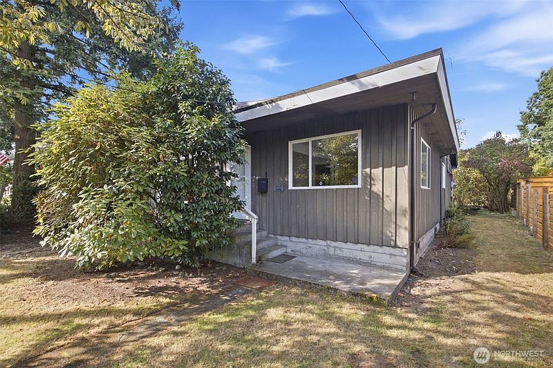 4th image of 9555 College Way N