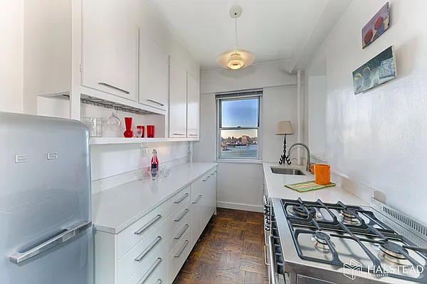 Sold by Halstead Real Estate | media 22