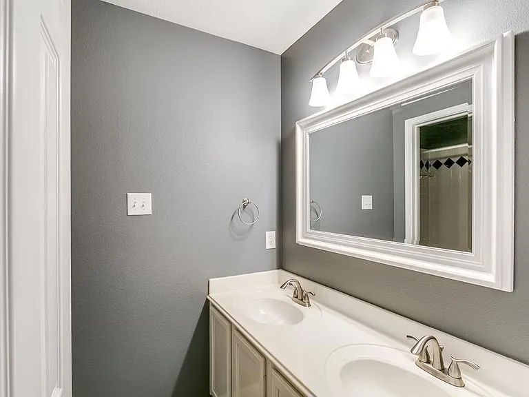1718 Bumelia Ct — Photo 17