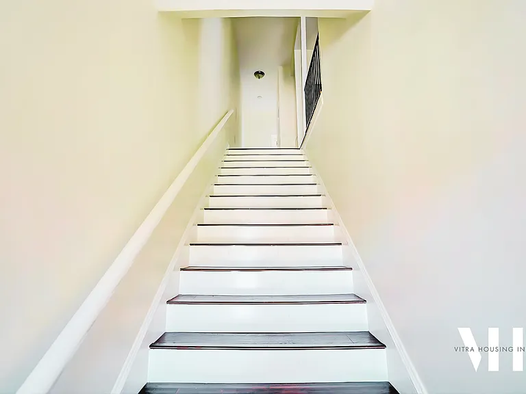 Second Floor Apartments Entrance: Apt C & Apt D