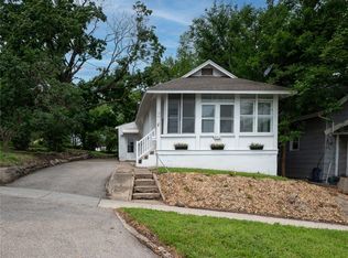 2016 K St SW, Cedar Rapids, IA 52404