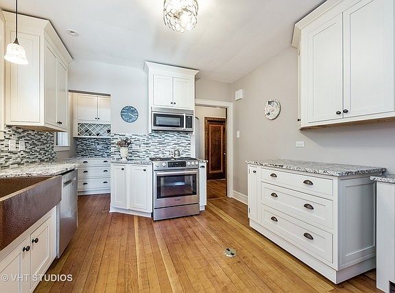 4th image of 6335 N Neenah Ave