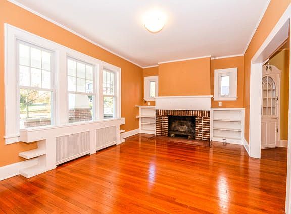 3rd image of 34 Howard Ave