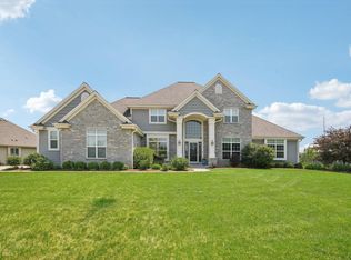 N49W18765 Emerald Hills Dr, Menomonee Falls, WI 53051