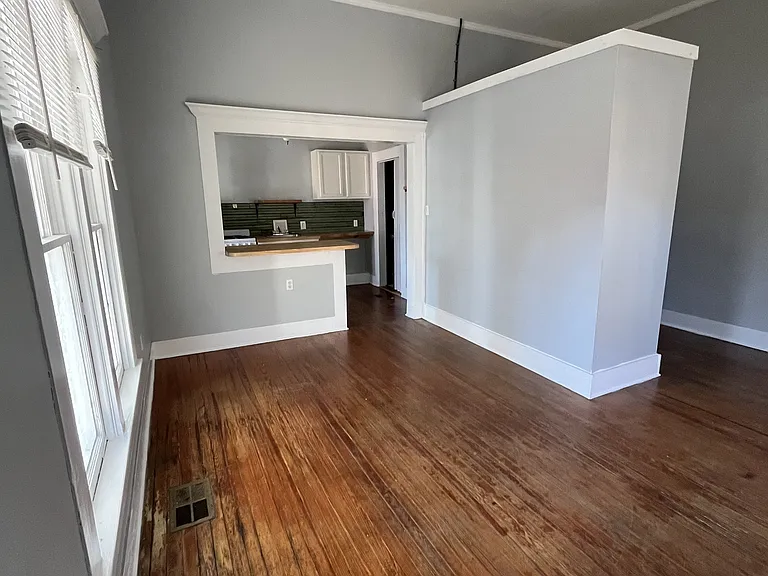104 N 11th Ave #B — Photo 6