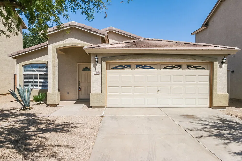 3 bed, 2.0 bath, 1342 sqft, $1,925 — Photo 1
