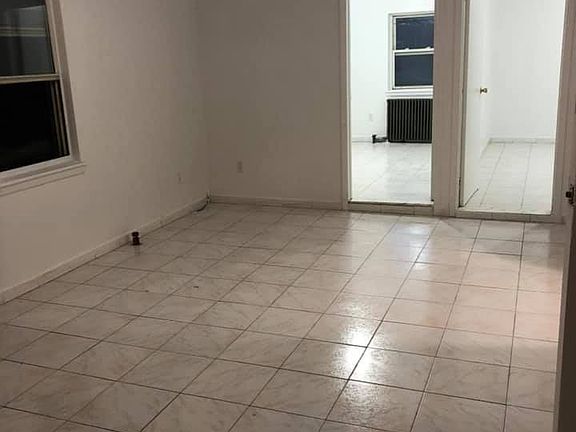 2nd image of 2568 38th St