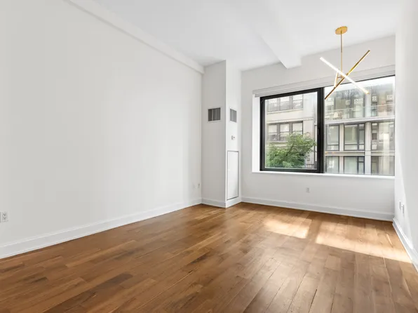 140 West 22nd Street image 1 of 16