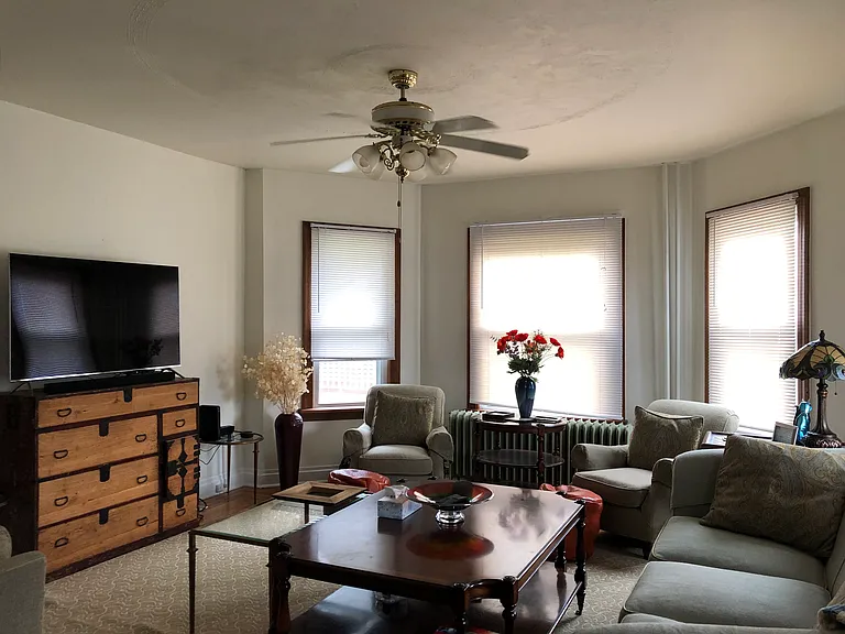 1044 Cherry St — Photo 5