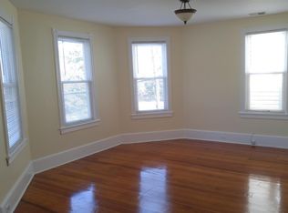 21 Railroad Pl APT B, Hopewell, NJ 08525