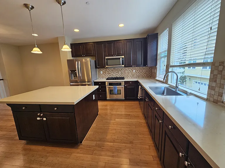 205 Pender Ln — Photo 6