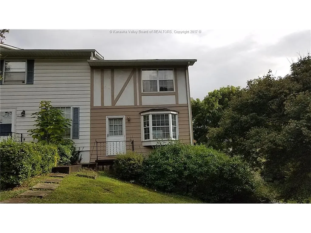 25 Warren Pl photo 1