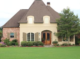 135 Grand Lake Dr, Arnaudville, LA 70512