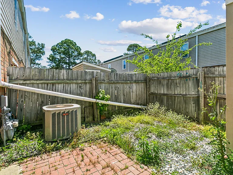 506 Genneys Way — Photo 18