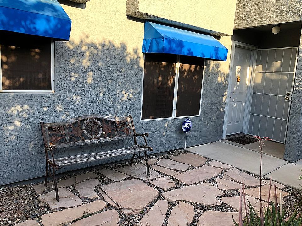 Front Courtyard / Front Door