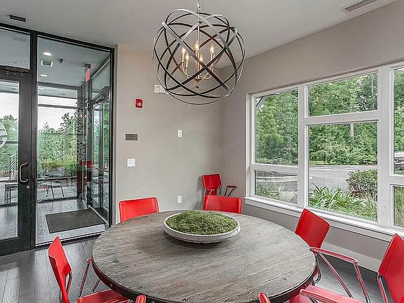 3rd image of 515 Churton St #201