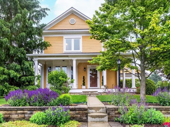 2353 Woodcreek Crossing Blvd, Avon, IN 46123