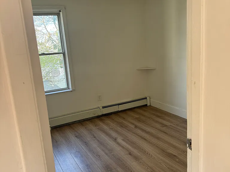 754 Roosevelt Ave #2 — Photo 16