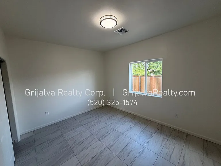 4501 S 7th Ave — Photo 16