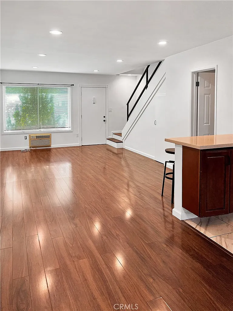 2 bed, 1.5 bath, 1000 sqft, $2,750 — Photo 3