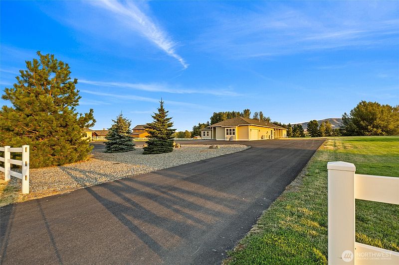 3rd image of 240 Majestic Heights Drive