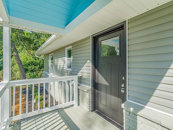 4th image of 349 Land Oak Rd