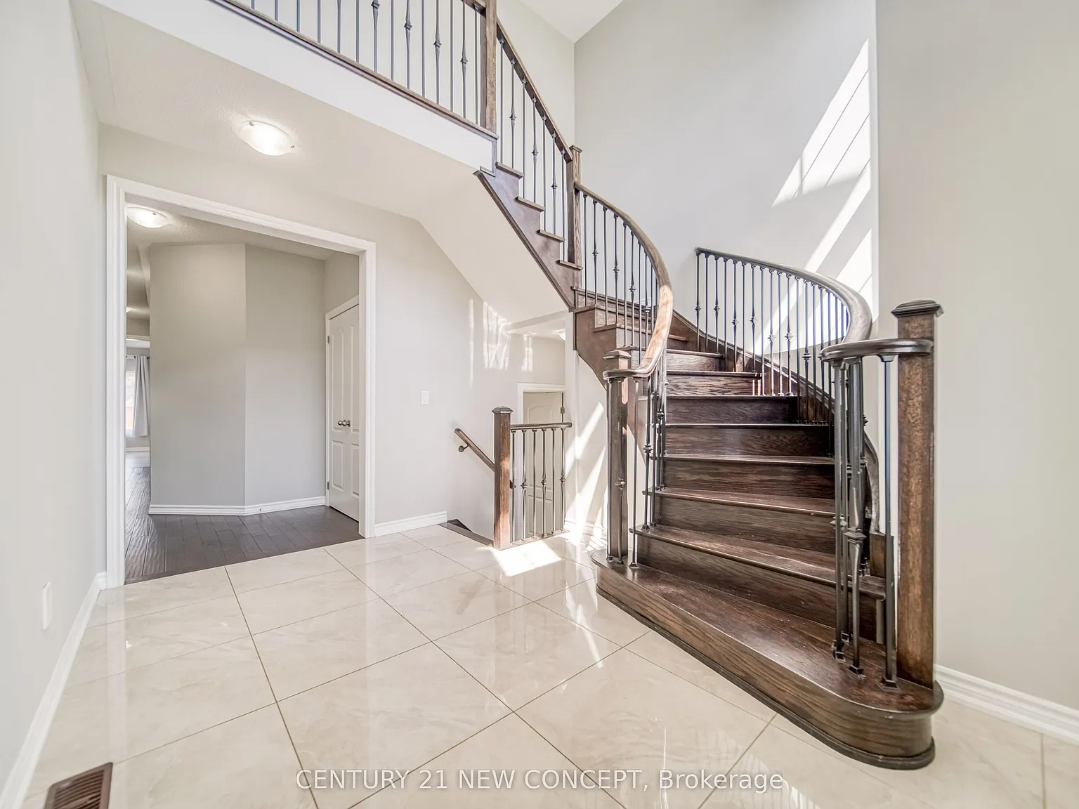 4 bed, $3,850 — Photo 3