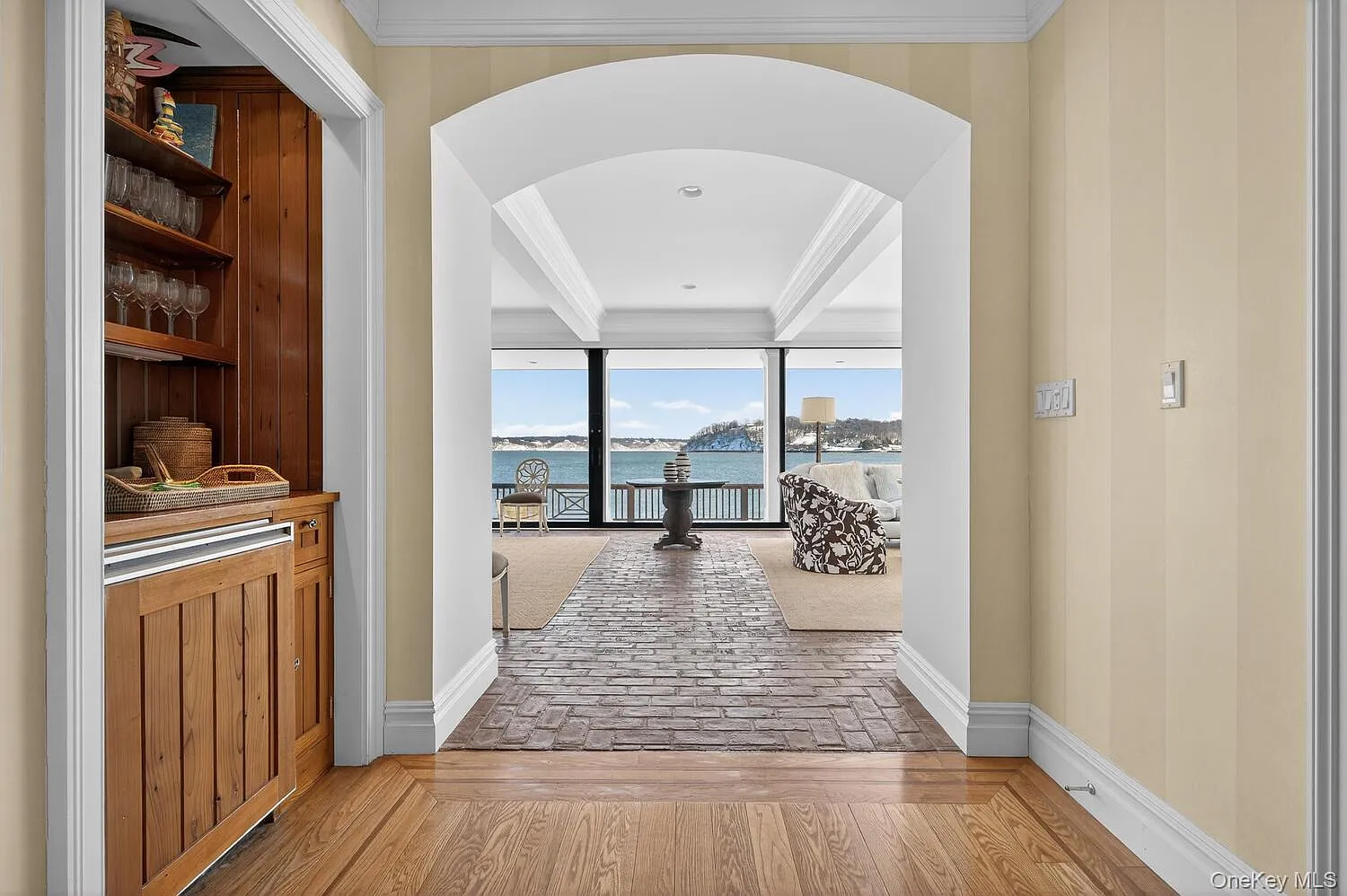 5 bed, 4.5 bath, 4268 sqft, $35,000 — Photo 3