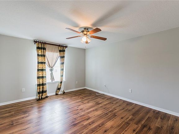 3rd image of 7232 Humber Cir