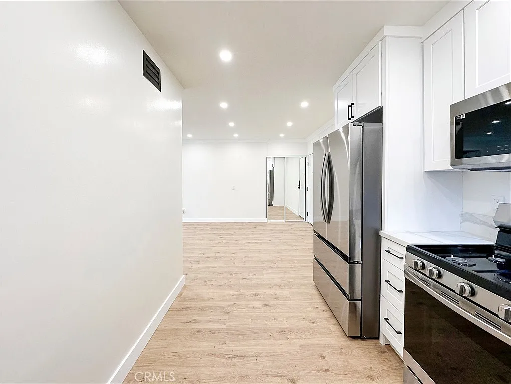 2 bed, 932 sqft, $2,995 — Photo 4