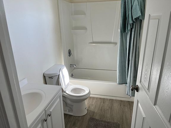 3rd image of 11014 Mansel Ave