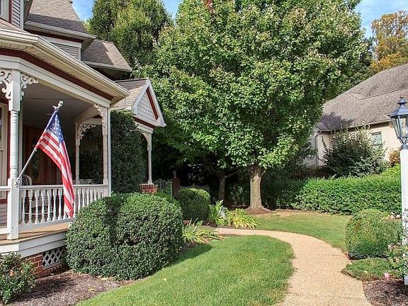 2nd image of 2051 Waterford Dr