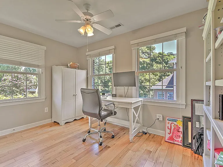 9 Wayland Ct — Photo 37