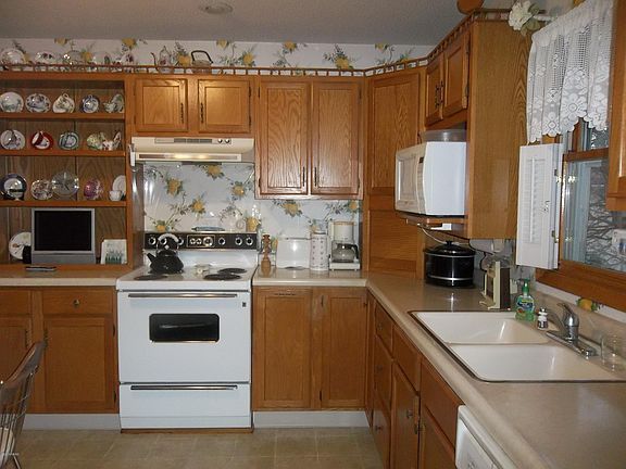 3rd image of 507 4th St W