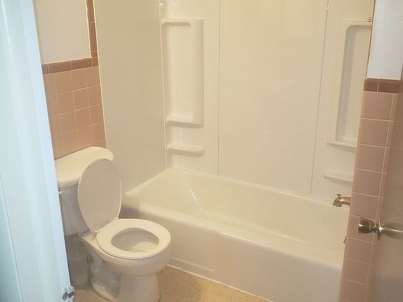 5th image of 1301 Grampian Blvd #1329
