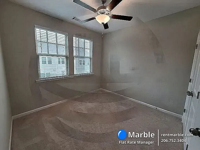 2565 Morehead St — Photo 12