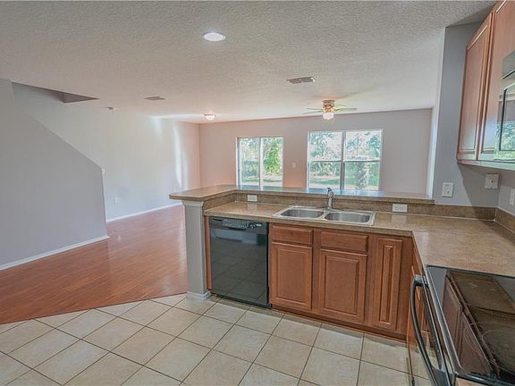 5th image of 2568 Hassonite St